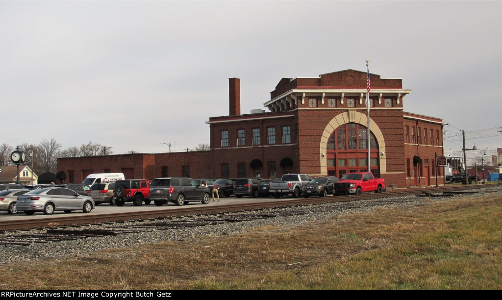 Former B&O station at Flora...